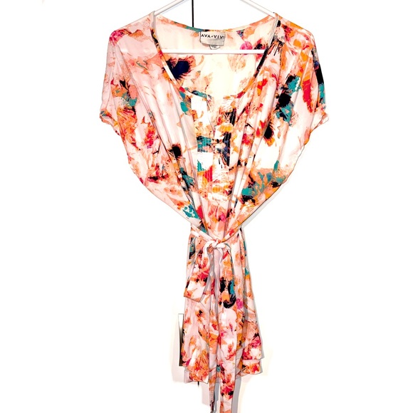 Ava & Viv abstract floral tunic top - Picture 1 of 7